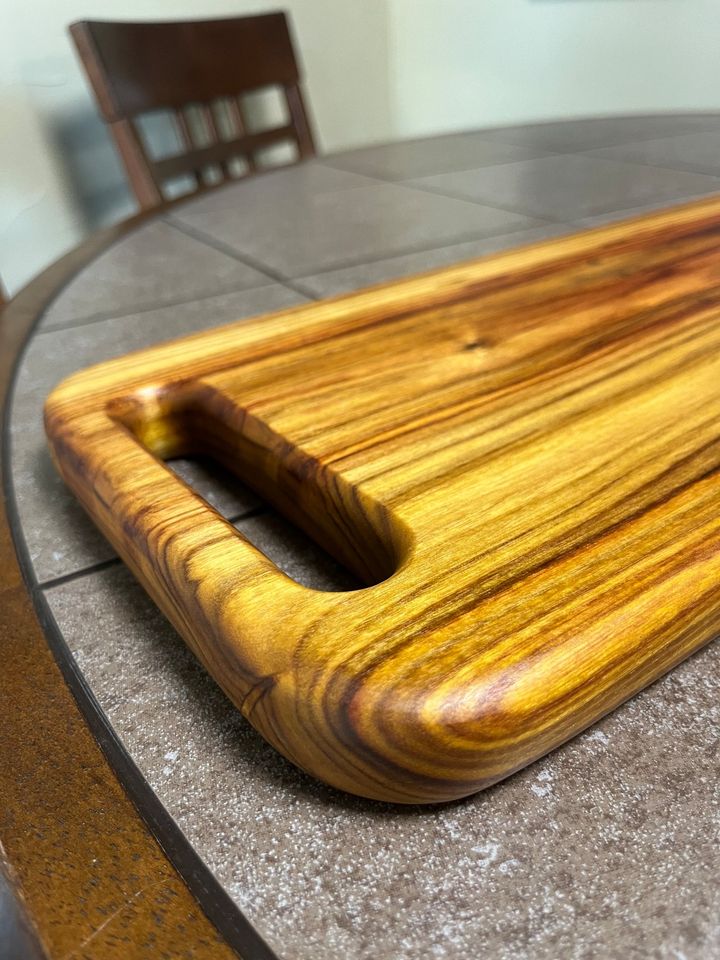 Canarywood 24" X 7-3/4" X 1" Serving Board