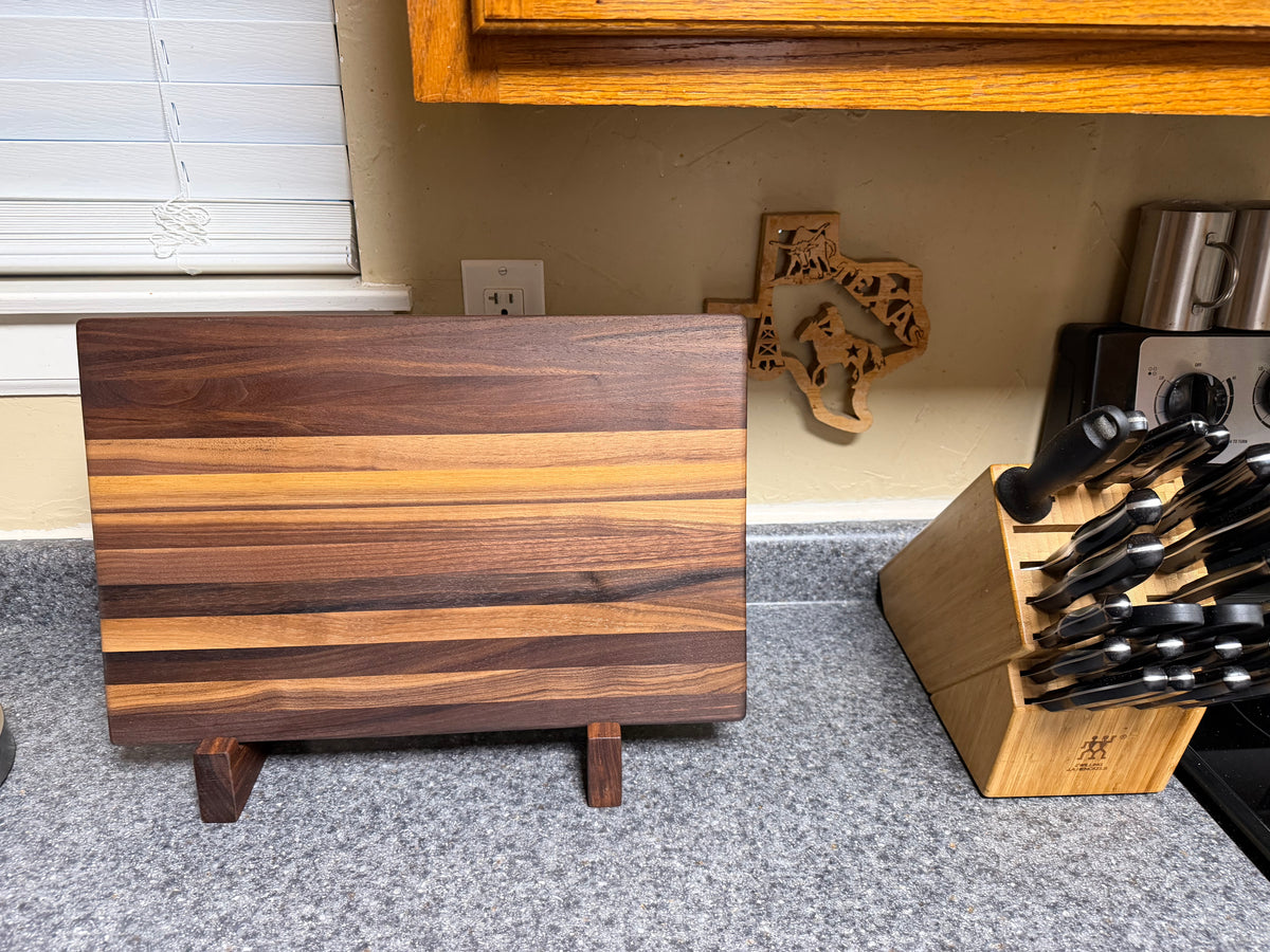 17-1/2"X11-1/2"X1-1/2" Walnut Edge Grain Cutting Board w/Hand Holds on ends of board