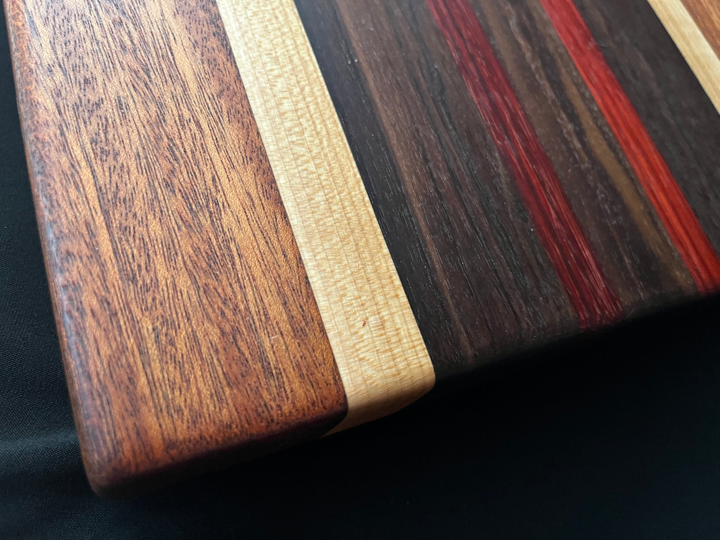 #3 15-1/4"X11-1/4"X1-3/8" Edge Grain Cutting Board-Walnut, Maple, Mahogany & Padauk w/rubber feet