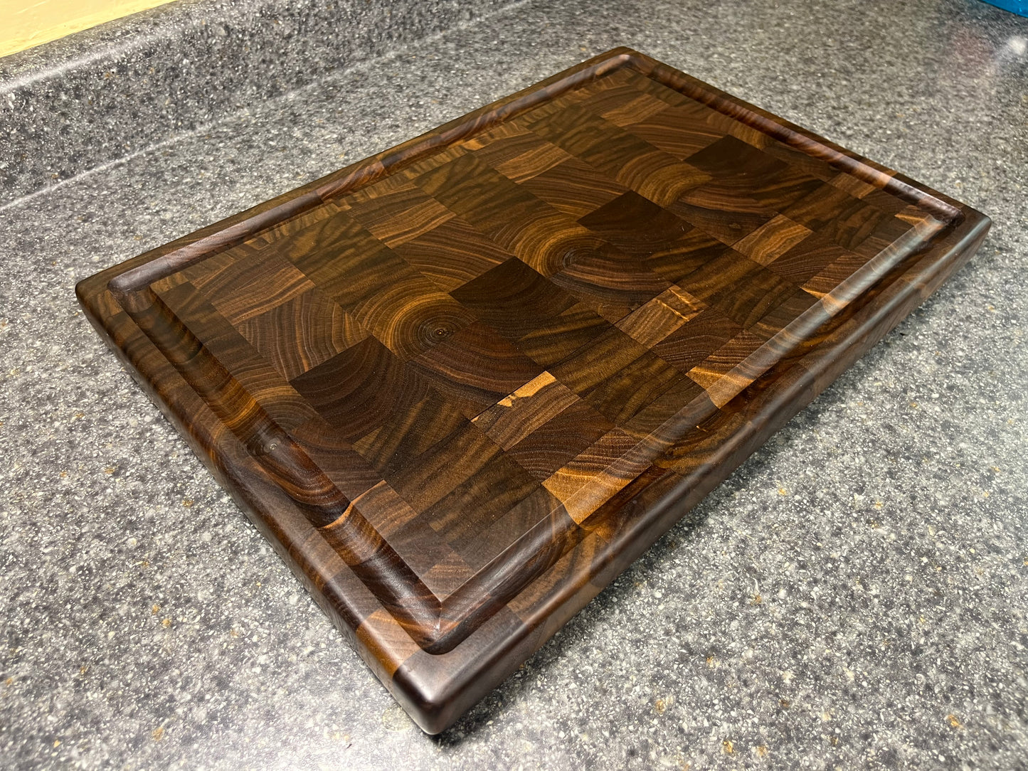 Walnut- End Grain Cutting Board w/juice groove– 16-¾" x 11-½" x 1-3/16"w/rubber feet