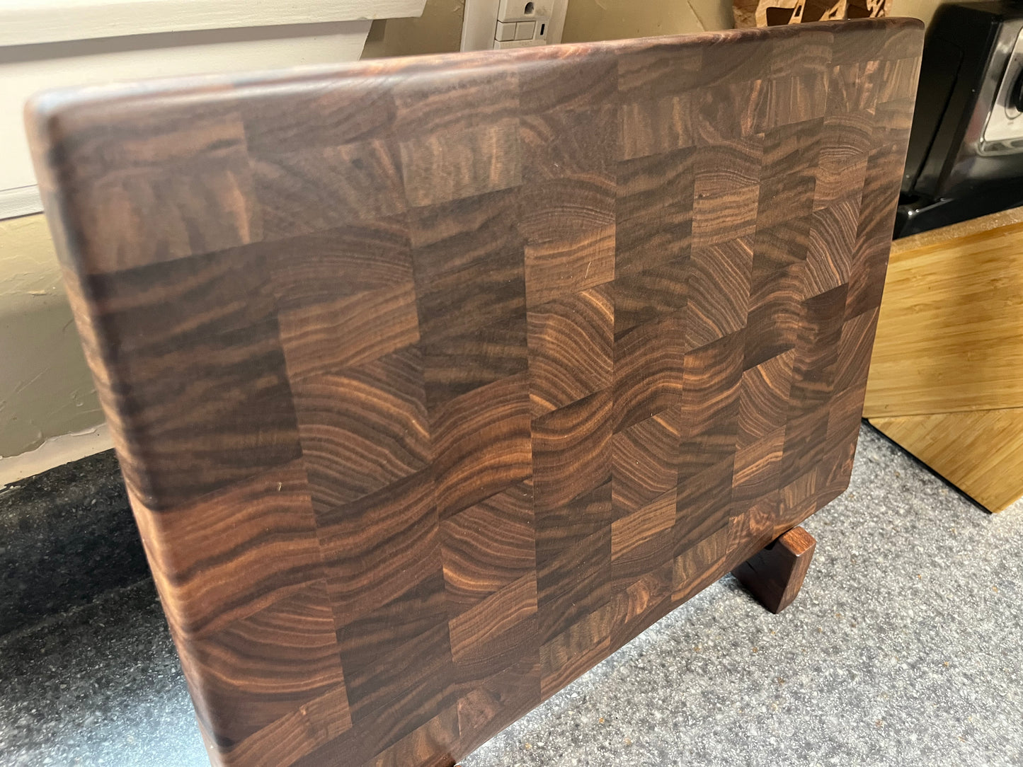 Walnut- End Grain Cutting Board – 16-1/2" x 11-1/2" x 1-1/4"