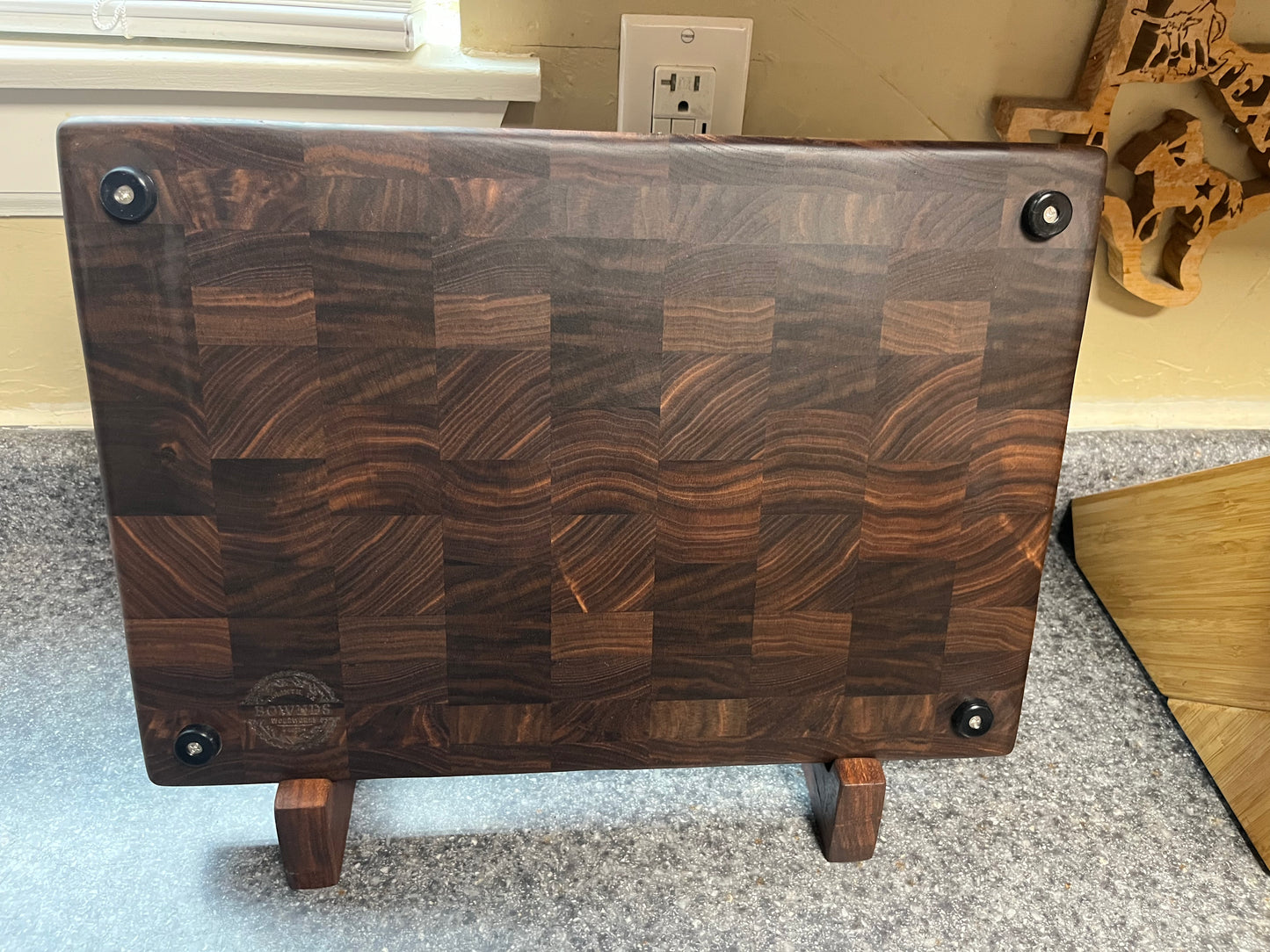 Walnut- End Grain Cutting Board – 16-1/2" x 11-1/2" x 1-1/4"